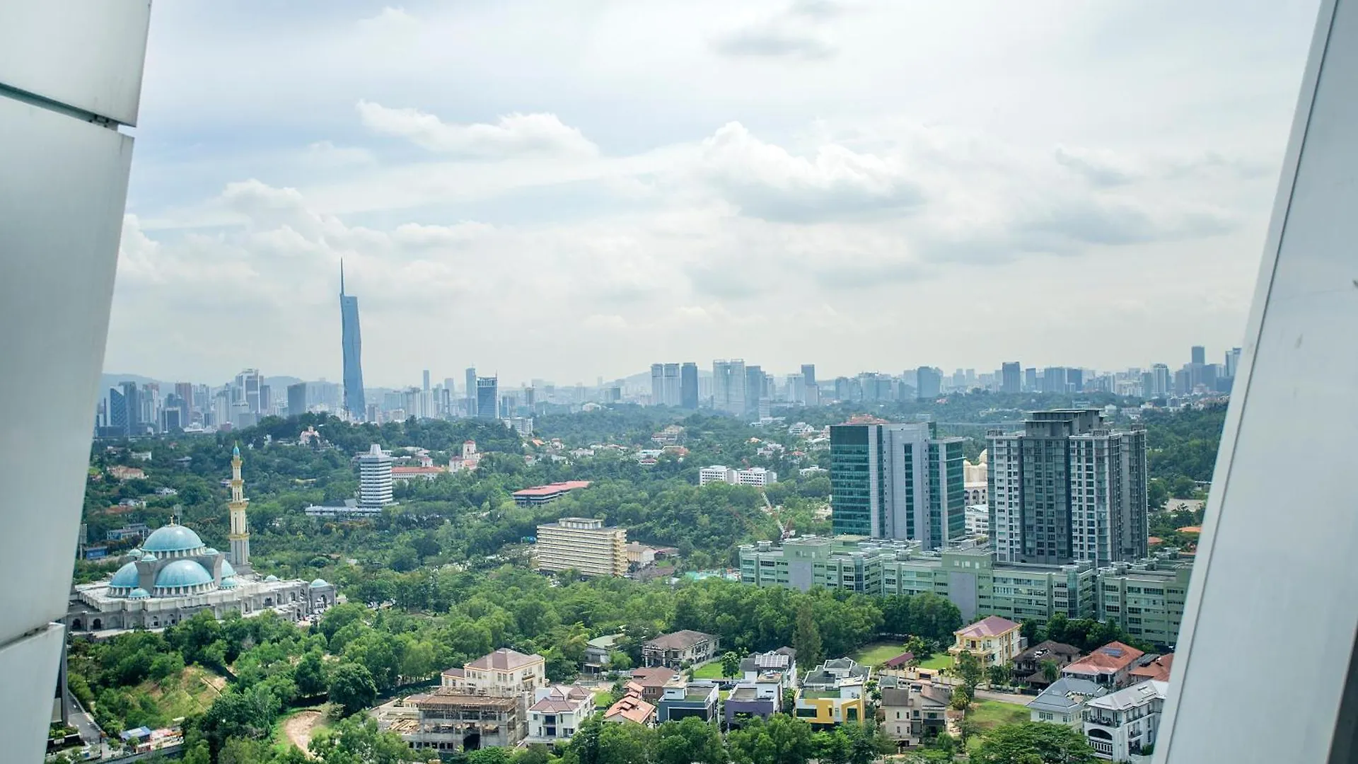 Near Mitec, Arte Mont Kiara By Cobnb Kuala Lumpur